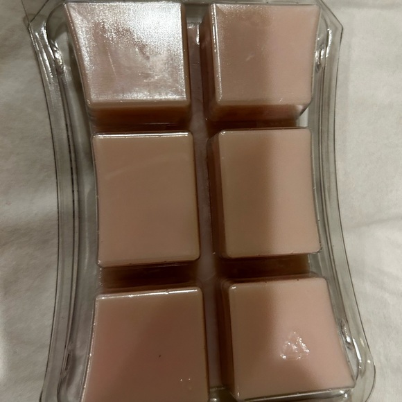 Woodwick brand Scented wax melts - Picture 4 of 4